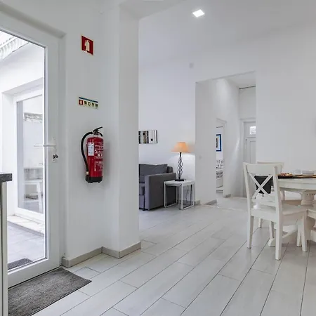 Casa Santos Nicolau *