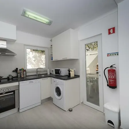 Casa Santos Nicolau Holiday home Setubal