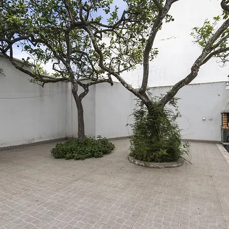 Casa Santos Nicolau * سيتوبال