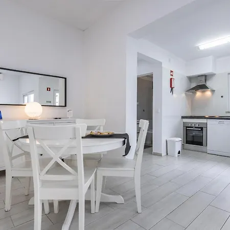 Casa Santos Nicolau *