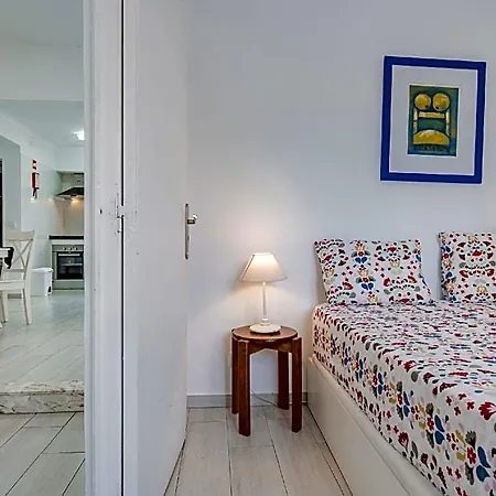 Casa Santos Nicolau Сетубал