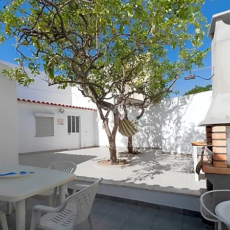 Casa Santos Nicolau * Сетубал