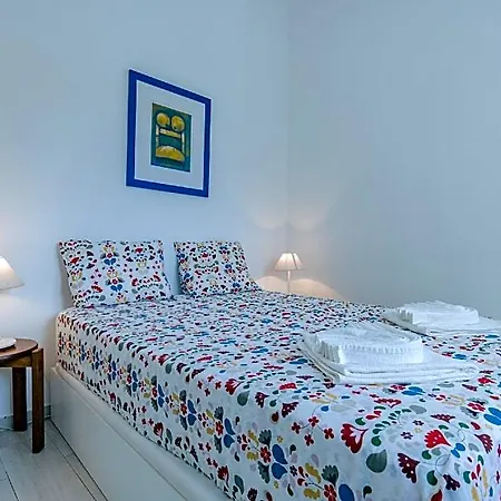 Casa Santos Nicolau * Сетубал