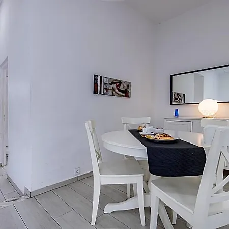 Casa Santos Nicolau Сетубал